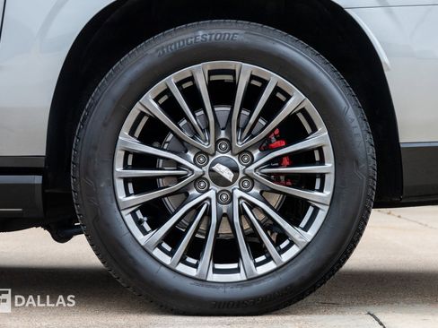 Used 2023 Cadillac Escalade ESV V image 9