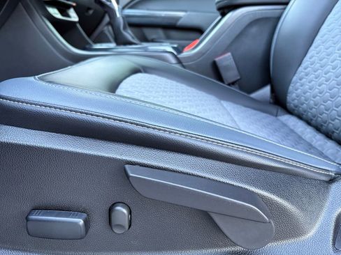 Used 2022 Chevrolet Colorado Z71 image 13