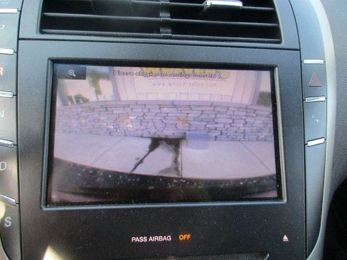 Used 2013 Lincoln MKZ FWD image 24