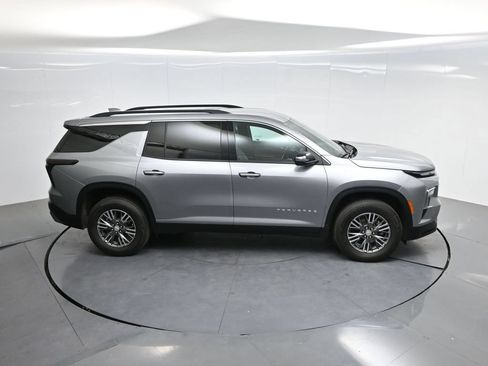 Used 2025 Chevrolet Traverse LT AWD/4WD image 44