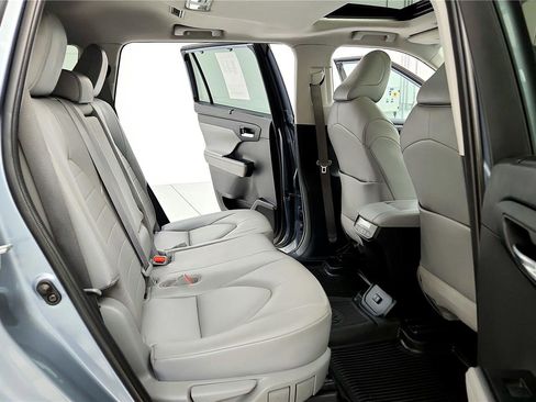 Certified 2020 Toyota Highlander XLE image 30