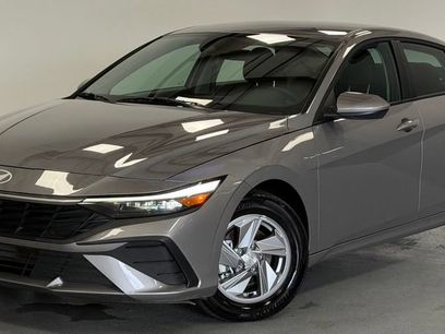 Used 2025 Hyundai Elantra SE