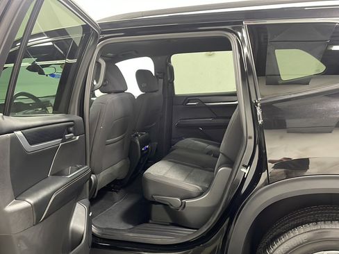 Used 2025 GMC Acadia Elevation AWD/4WD image 15