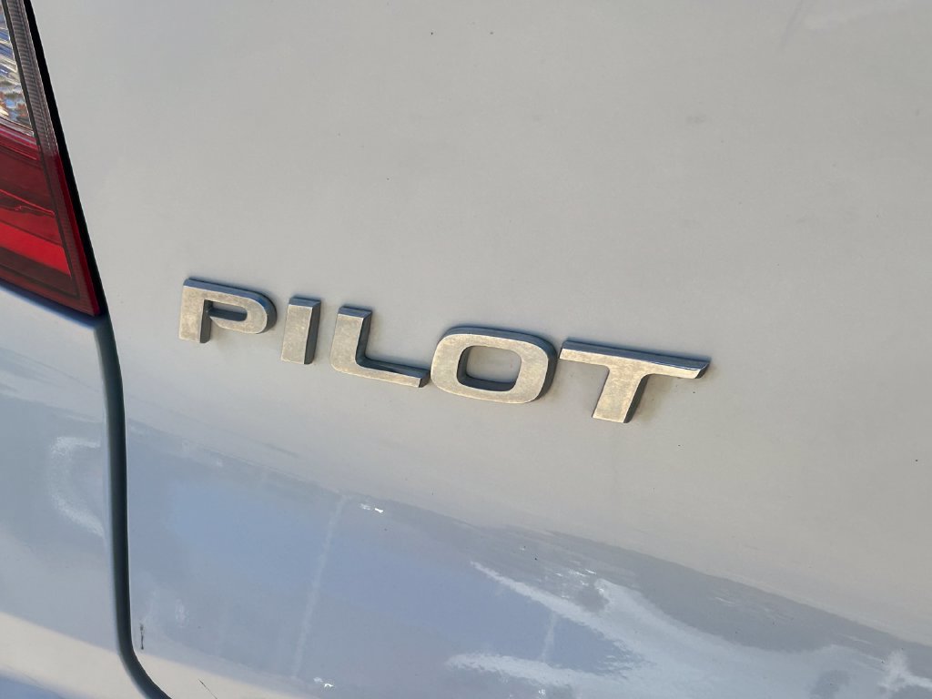Used 2021 Honda Pilot Touring image 13