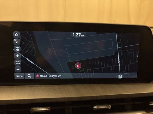 Used 2023 Kia Telluride EX w/ EX Captain's Chair Package AWD/4WD image 19