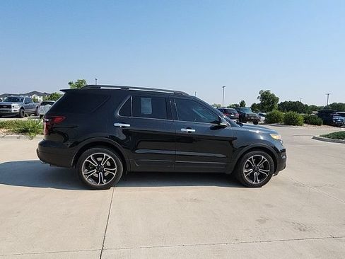 Used 2014 Ford Explorer Sport w/ Equipment Group 401A AWD/4WD image 2