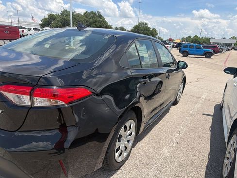 Used 2024 Toyota Corolla LE FWD image 5