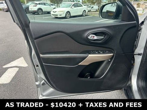 Used 2017 Jeep Cherokee Sport image 12