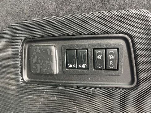 Used 2021 Cadillac Escalade ESV Sport image 10