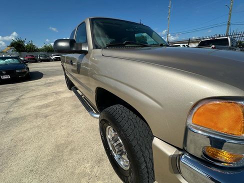 Used 2004 GMC Sierra 2500 SLT w/ Skid Plate Package AWD/4WD image 21