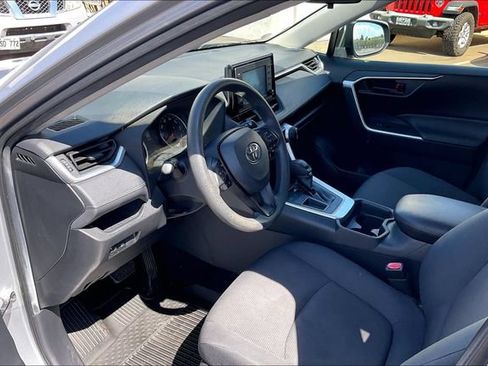 Used 2020 Toyota RAV4 LE FWD image 13
