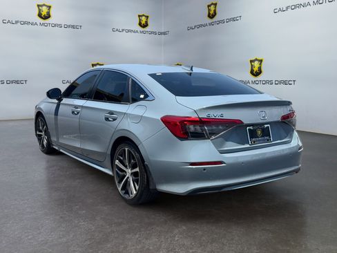 Used 2024 Honda Civic Touring image 3