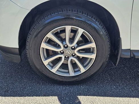 Used 2014 Nissan Pathfinder SV w/ Trailer Tow Package AWD/4WD image 11