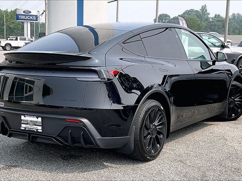 Used 2026 Tesla Model Y AWD image 12