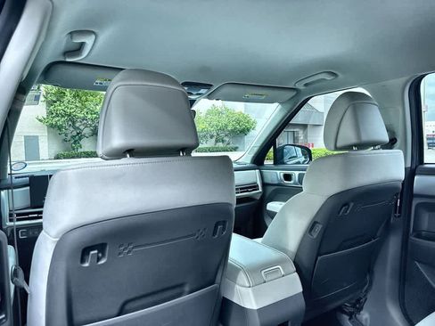 Used 2025 Hyundai Santa Fe SE FWD image 23