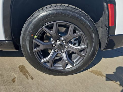 New 2026 Jeep Grand Wagoneer Limited AWD/4WD image 34
