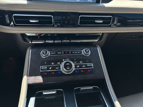 Used 2020 Lincoln Aviator Reserve w/ Equipment Group 202A AWD/4WD image 14