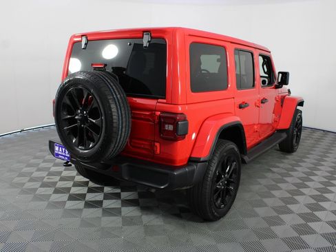 Used 2025 Jeep Wrangler Unlimited Sahara AWD/4WD image 23