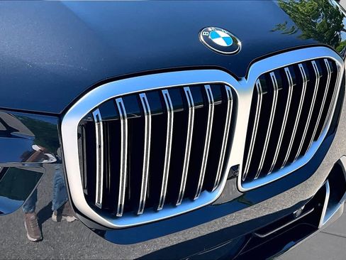 Used 2025 BMW X7 xDrive40i AWD/4WD image 32