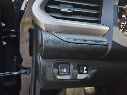 Used 2019 GMC Acadia Denali w/ Technology Package FWD image 29