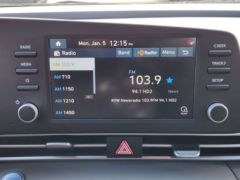 Certified 2023 Hyundai Elantra SEL image 11