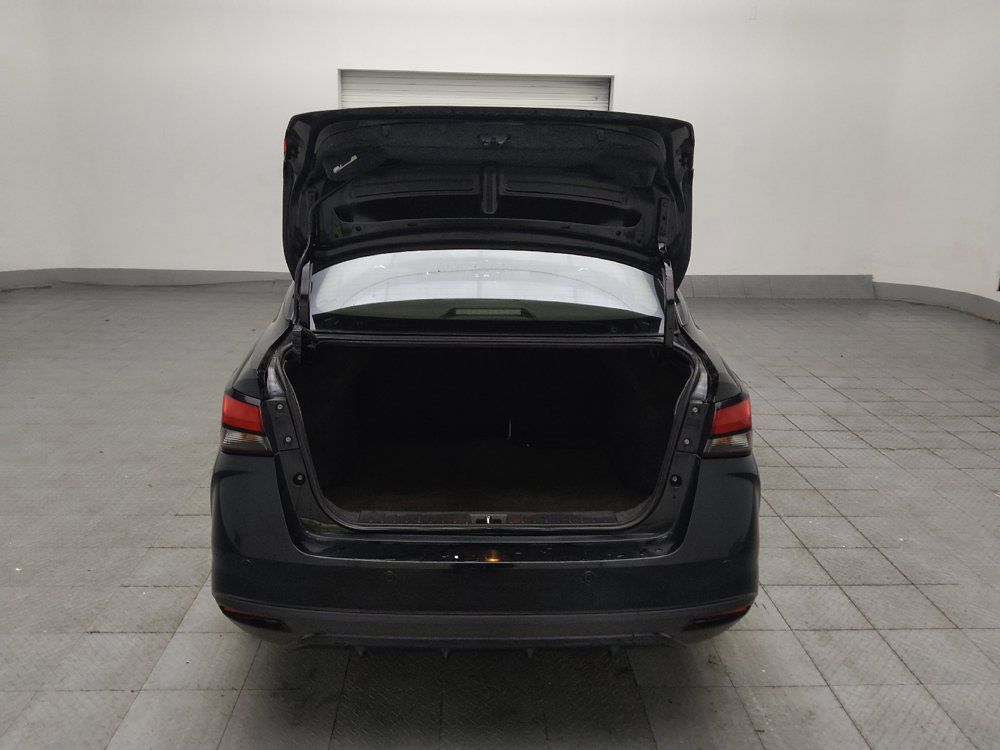 Used 2022 Nissan Versa SR FWD image 29