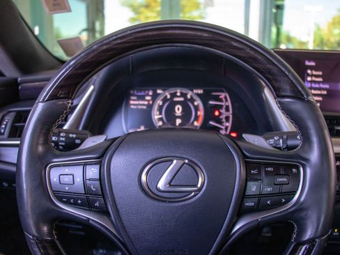 Used 2019 Lexus ES 350 Ultra Luxury image 13