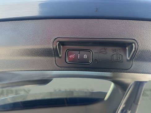 Used 2020 Ford Explorer Limited image 33