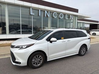 Used 2025 Toyota Sienna XLE video 1