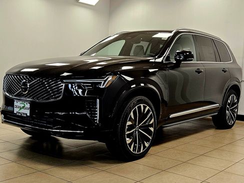 New 2026 Volvo XC90 T8 Plus w/ Protection Package Premier image 5