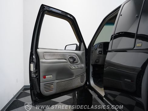 Used 1998 Chevrolet Silverado 1500 4x4 Extended Cab w/ Preferred Equipment Group 3 image 36