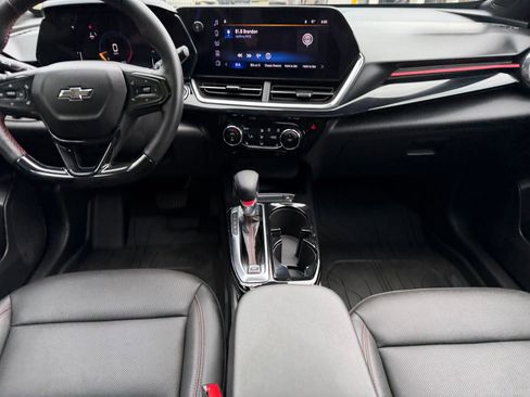 Used 2024 Chevrolet Trax RS w/ Sunroof Package FWD image 26
