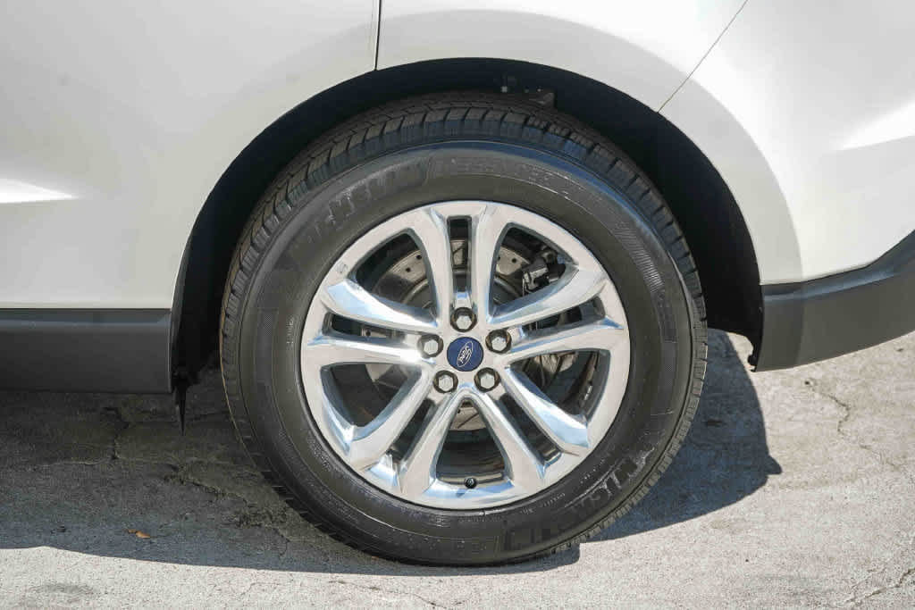 Used 2015 Ford Edge SEL w/ Equipment Group 201A FWD image 11