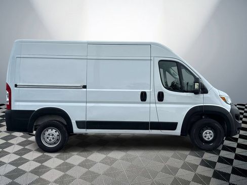 Used 2023 RAM ProMaster 2500 w/ Convenience Group FWD image 6