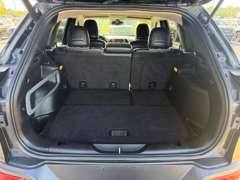 Used 2014 Jeep Cherokee Limited w/ Luxury Group FWD image 9