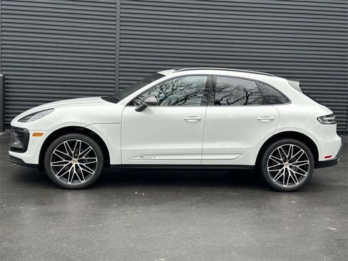 Used 2025 Porsche Macan Turbo image 2