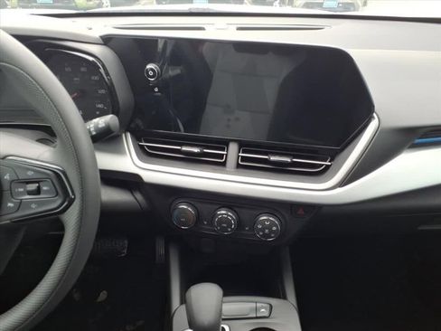 New 2026 Chevrolet Trax LS w/ LS Convenience Package FWD image 22