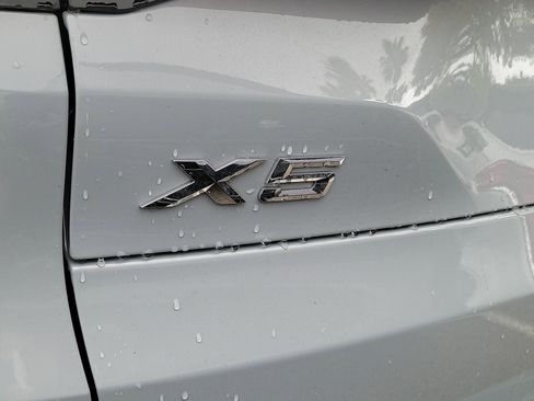 Used 2024 BMW X5 xDrive40i w/ M Sport Package image 5