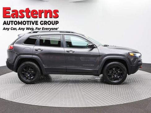 Used 2022 Jeep Cherokee Trailhawk w/ Sun, Sound & Nav Group AWD/4WD image 4