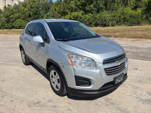Used 2015 Chevrolet Trax LS FWD image 4