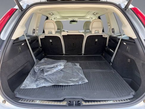 Used 2022 Volvo XC90 T6 Momentum w/ Advanced Package AWD/4WD image 13