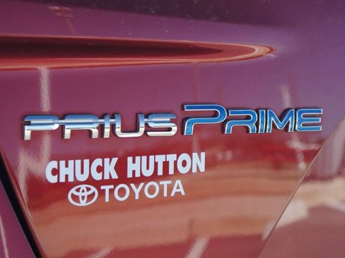 Used 2017 Toyota Prius Prime Premium image 21