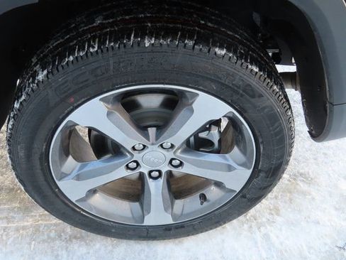 New 2026 Jeep Grand Cherokee L Limited image 16