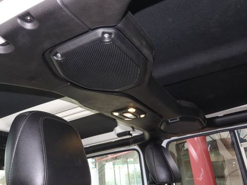 Used 2020 Jeep Gladiator Rubicon image 25