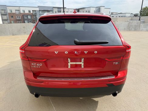 Used 2018 Volvo XC60 T5 Momentum w/ Convenience Package AWD/4WD image 4