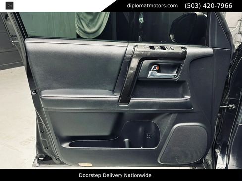 Used 2020 Toyota 4Runner Venture w/ Moonroof Package AWD/4WD image 25