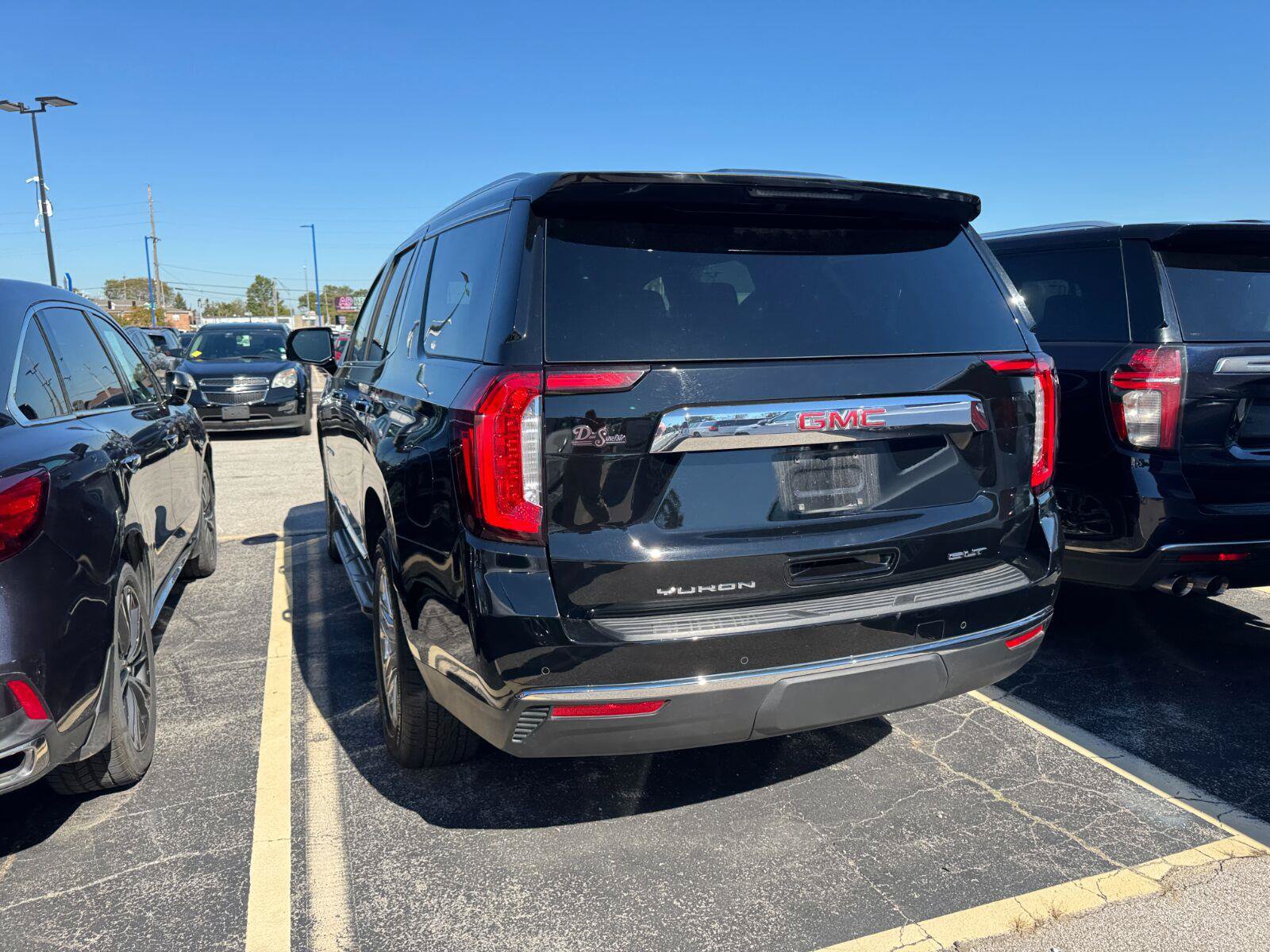 Used 2024 GMC Yukon SLT w/ SLT Luxury Package AWD/4WD image 16