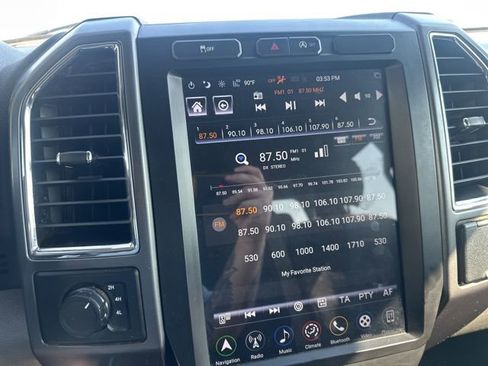 Used 2016 Ford F150 XLT AWD/4WD image 21