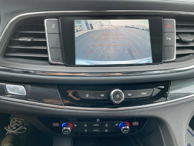 Used 2018 Buick Enclave Essence FWD image 22