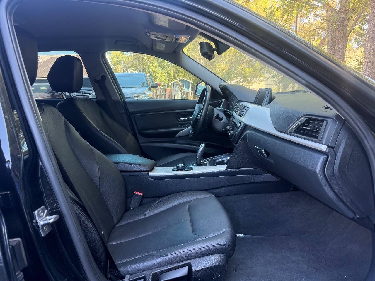 Used 2013 BMW 320i Sedan RWD image 13